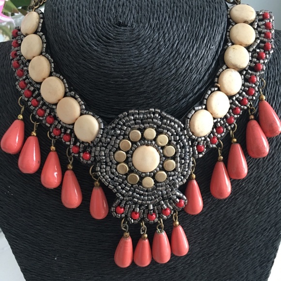 Beaded necklace - Picture 2 of 2